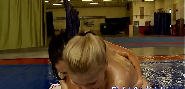  Oiled babes enjoy lesbiansex after wrestling